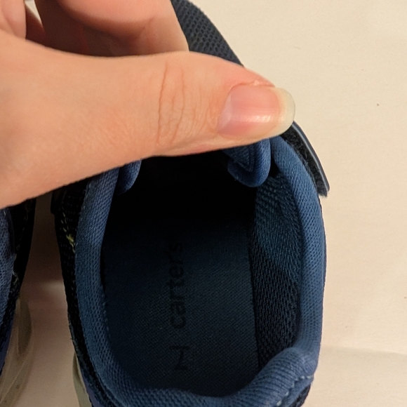 Carter's Toddler Boy Light Up Velcro Strap Shark-Themed Sneakers in Size 7 - Picture 10 of 10